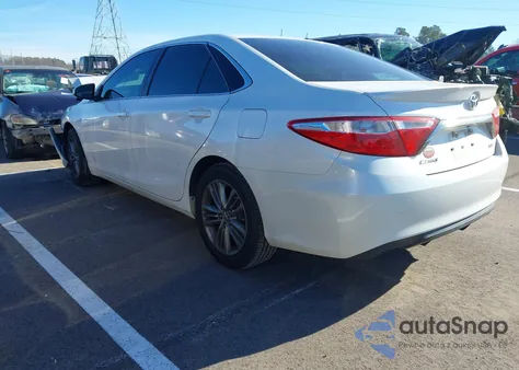 2015 Toyota Camry Se z USA, uszkodzony, nr VIN 4T1BF1FK0FU020221